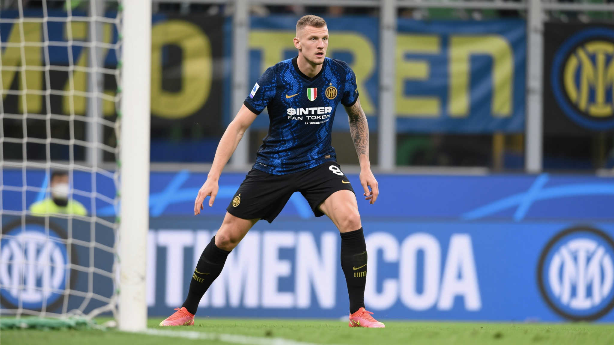 费内巴切瞄准收购什克,据称欧冠决赛期间已有接触 米兰·什克里尼亚尔,无论是在国际赛场还是俱乐部比赛